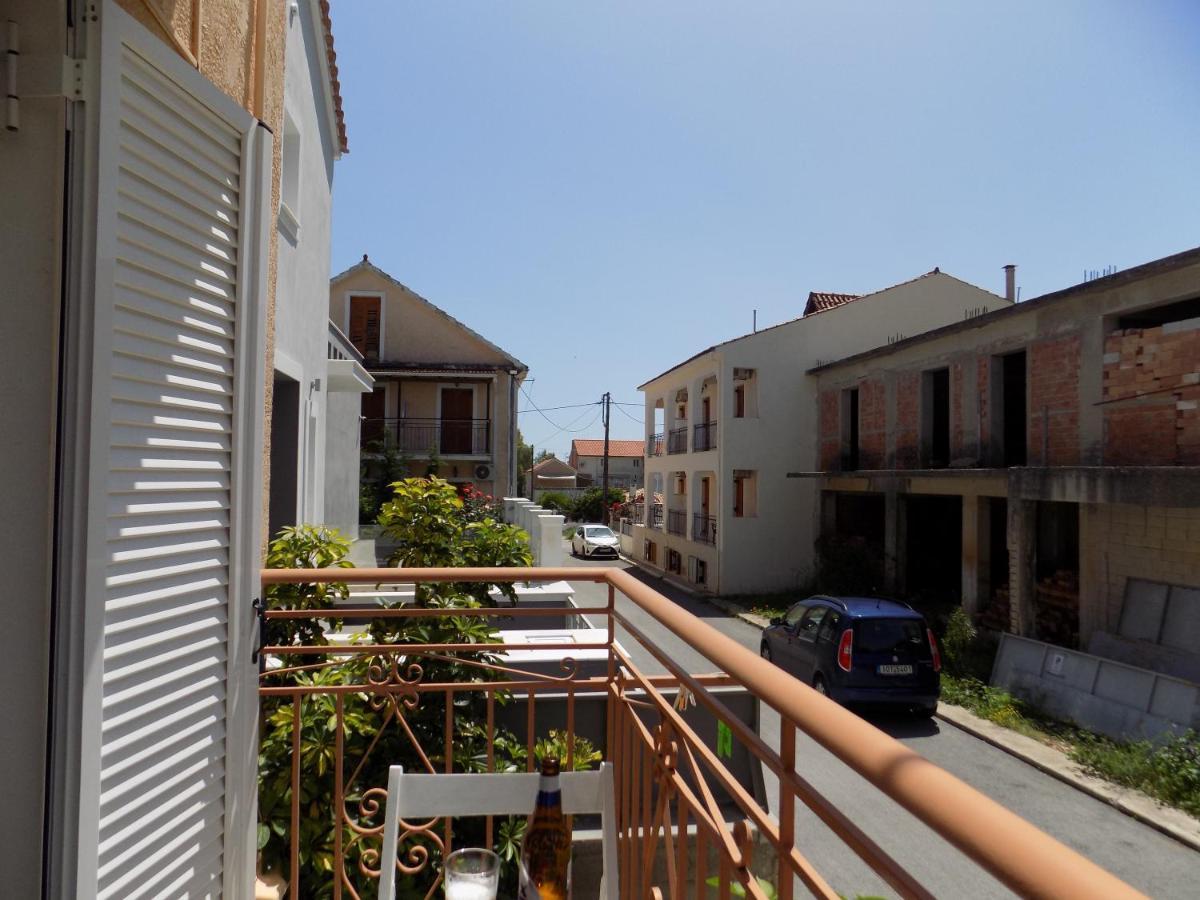 Afrodite Spacious Apartments! Αγία Ευφημία Εξωτερικό φωτογραφία